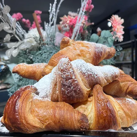 Victoria By Petit Chic