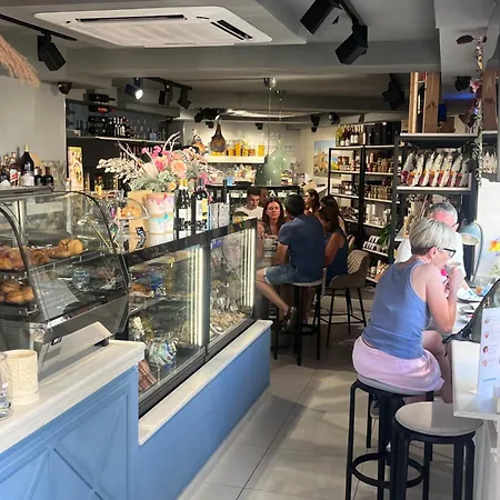 Victoria By Petit Chic 4*