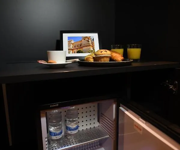 Bed & Breakfast Victoria By Petit Chic 4*