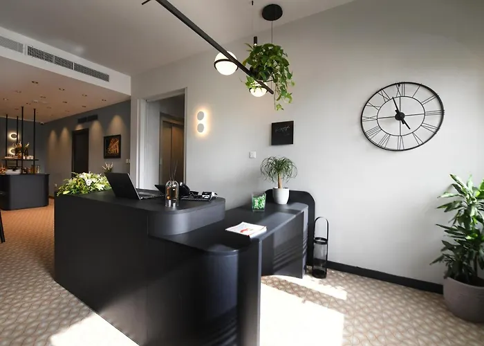 Victoria By Petit Chic 4*