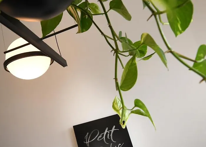 Bed & Breakfast Victoria By Petit Chic