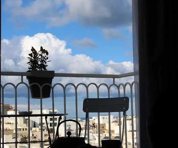 Victoria By Petit Chic Bed & Breakfast 4*