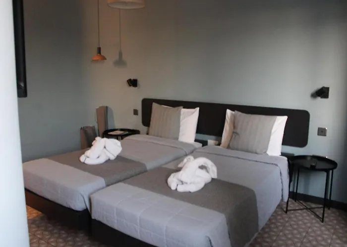 Victoria By Petit Chic