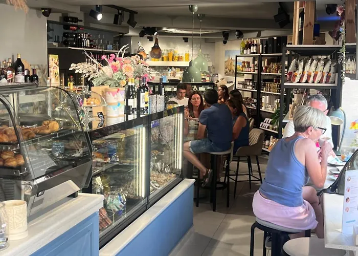 Victoria By Petit Chic 4*