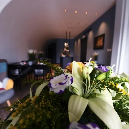 Victoria By Petit Chic Bed & Breakfast *