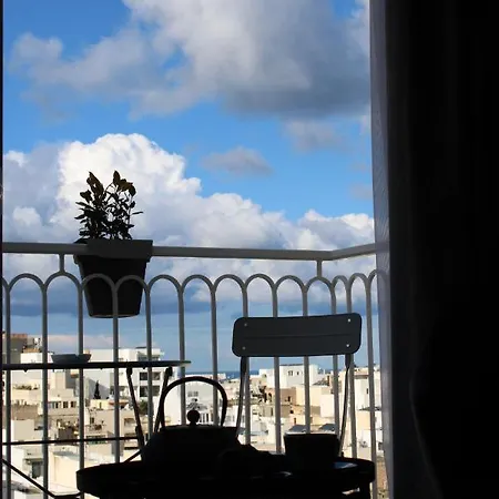 Victoria By Petit Chic Bed & Breakfast *